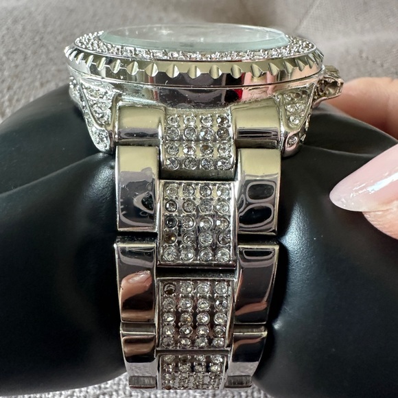 Crystal Watch - Picture 5 of 9